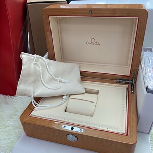 欧米茄手表盒子包装盒