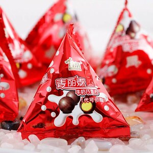 诗蒂麦丽素牛奶夹心三角包巧克力豆结婚迎宾伴手回