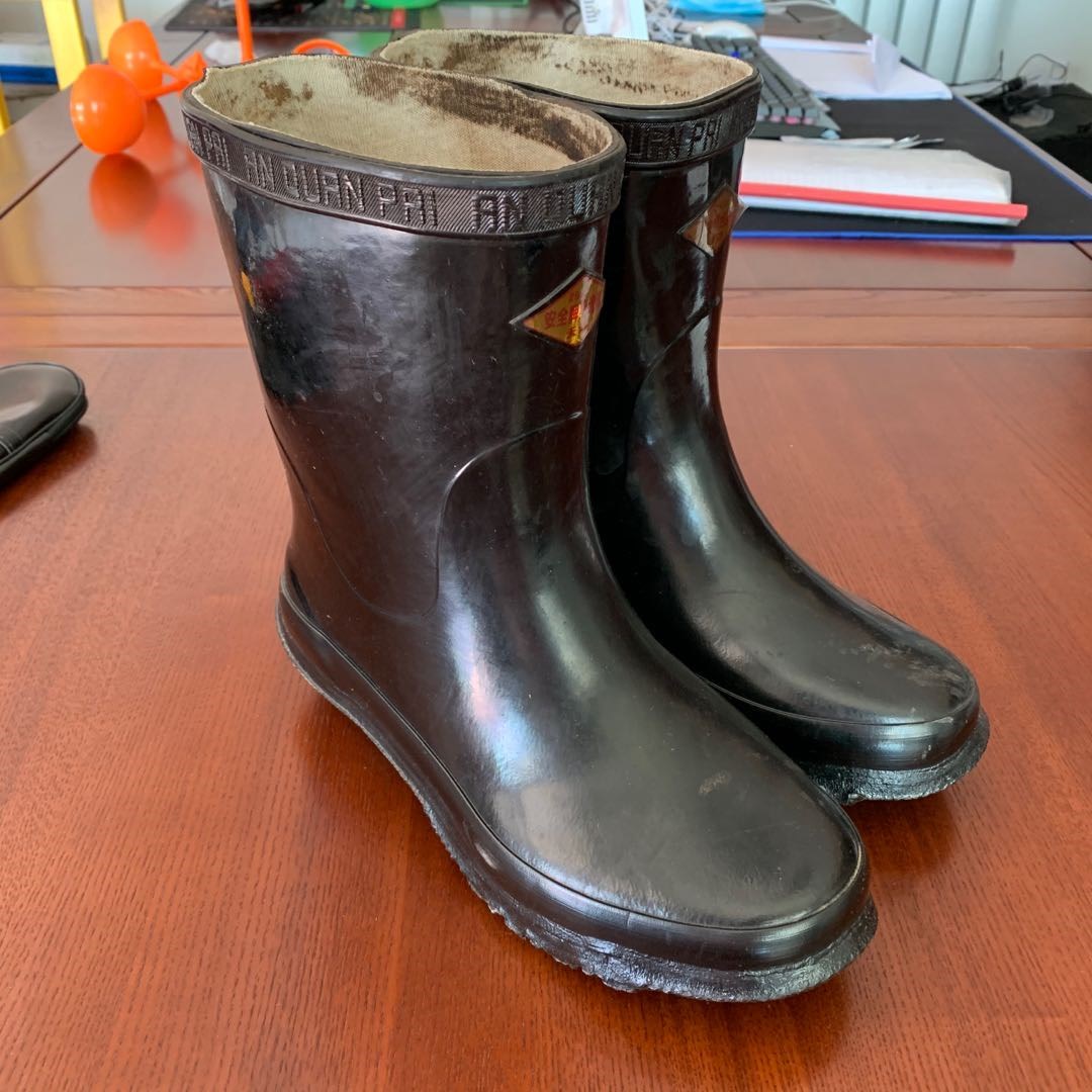 高压绝缘靴35kv防绝缘鞋25kv男士水带电作业胶靴电工黑色专用雨