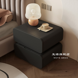 高级感黑白撞色床头柜储物柜意式奶油风皮质轻奢实木简约现代小型