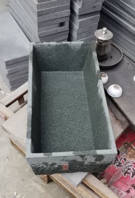 石头鱼缸天然原石室内养鱼