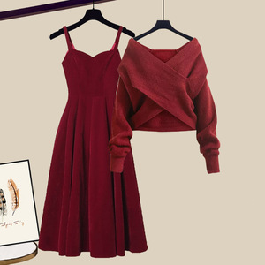 今年流行漂亮套装裙秋冬2023新款女装酒红色交叉毛衣连衣裙两件套