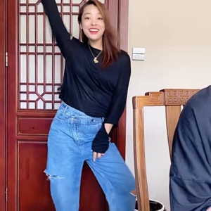 抖音小鬼阿秋同款不规则高腰破洞牛仔裤女直筒宽松显瘦哈伦萝卜裤