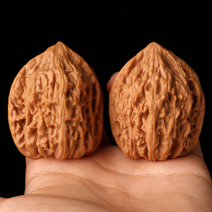 高档文玩野外生长十三陵鸡心核桃把玩小众高桩异形盘玩随身手把件