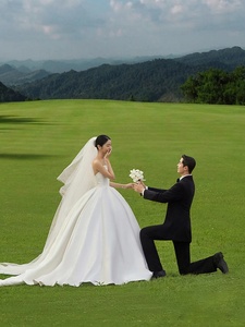 户外新款婚纱影楼主题有袖法式摄影礼服复古服装韩版白色韩版草坪