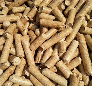 工厂直销6mm8mm环保生物质压缩燃料秸秆柴火木屑颗粒锅炉壁炉取暖