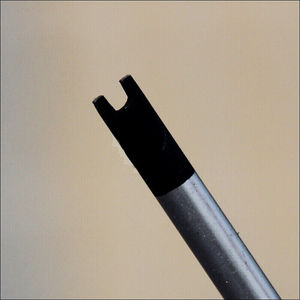 中间开口螺丝刀