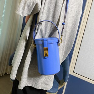 长款圆筒包真皮斜挎小水桶包百搭单肩圆盒包托特女包化妆邮差小包