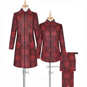 寿衣女年轻女士