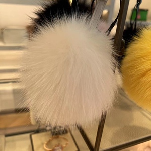 fendi芬迪小怪兽毛球