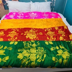 老式手缝丝绸缎棉被古典复古怀旧老棉被