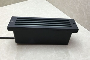 订制全新汽车坡道灯低压24v暖光3w尺寸253*70mm深度90mm