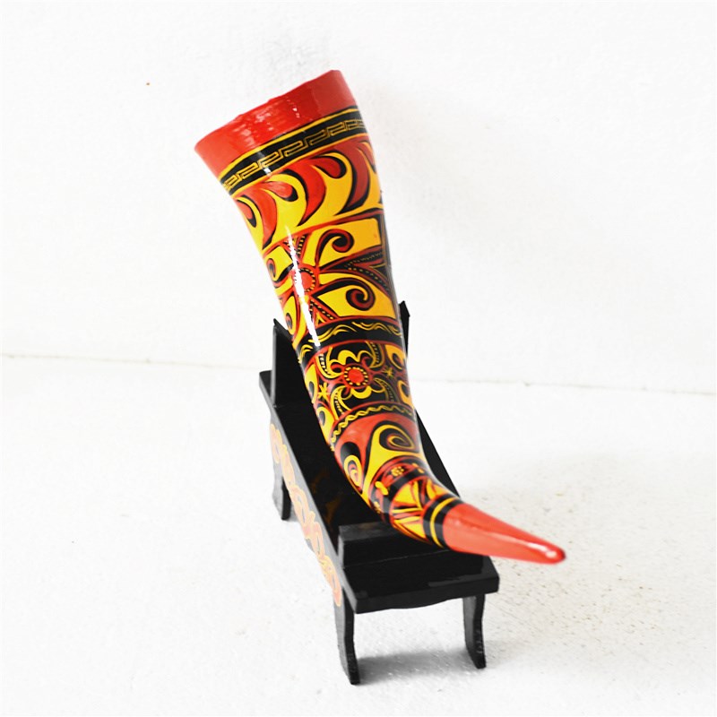 四川凉山西昌少数民o族彩绘工艺品漆m画昭觉彝族漆器大小牛角摆件