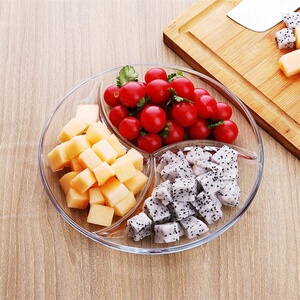 放切好的水果盘子