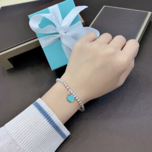 tiffany/蒂芙尼爱心形纯银珐琅蓝心手链女式圆珠心牌情人节日礼物