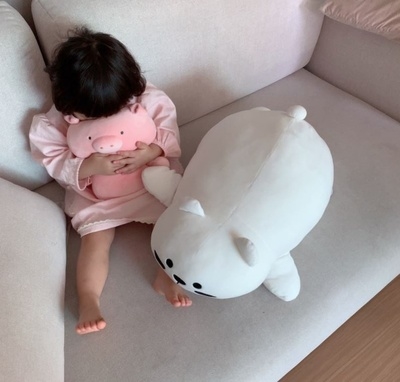 新品新品女生男e孩玩偶罗m熙同款小猪猪布娃娃床上陪你睡觉抱枕小