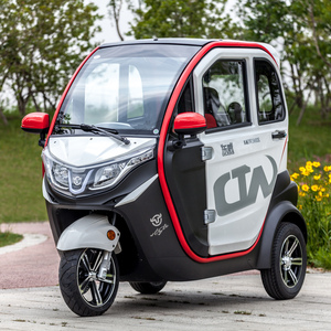 东威电动三轮车a6plus全封闭式接送孩子代步车家用新国标可上牌款