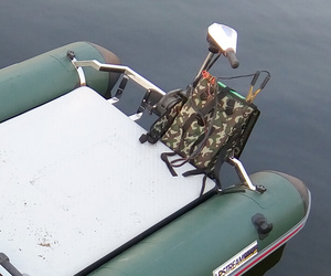 自制便携式小型钓鱼船图片