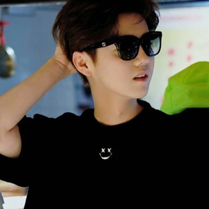 鹿晗同款衣服小恶魔短袖纯棉笑脸t恤男女街头美式宽松纯棉ins上衣