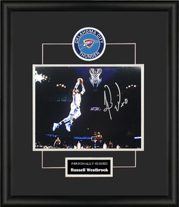 收藏拉塞尔威斯布鲁克威少雷霆亲笔签名照片裱框含sa证书