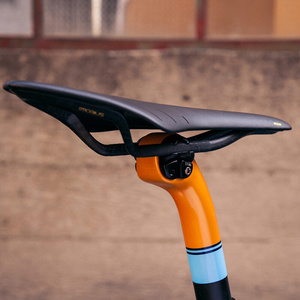 fizik飞贼坐垫arione 00 r1 r3公路自行车骑行竞技碳纤维鞍座包1