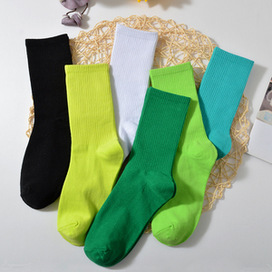 绿色袜子冬季长筒纯棉墨绿色袜子女中筒袜外穿潮ins网红配鲨鱼裤