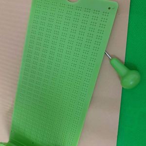 盲文板版盲文笔盲人写字板盲x人学习用品产品扎字笔凸字点字笔文l