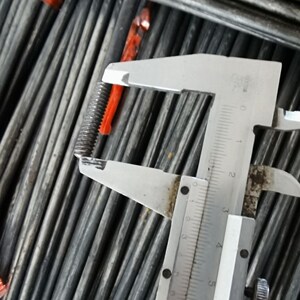 加长杆钉羊床板专用穿杆带镀锌防滑螺母