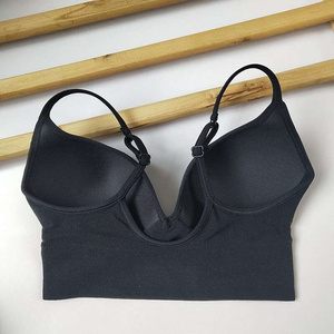 日本购奔奔兔外贸铺固定一体罩杯运动文胸女f无钢圈内衣大胸健身
