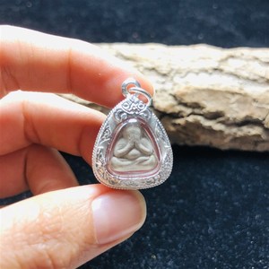 泰国佛牌真品龙婆喜2517年幸运小必打掩面佛 佛牌正.牌项链吊坠