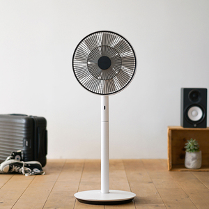 巴慕达日本进口电风扇静音落地家用台式立式果岭自然风扇balmuda