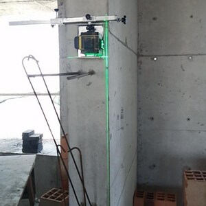 水平仪上梁架泥瓦工贴砖砌贴墙仪夹墙梁柱铁挂架装修师傅专用工具