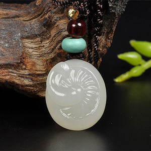 国玉雕大师陈冠君 新疆和田玉白玉籽料蘑菇吊坠蒸蒸日上宝宝款3克