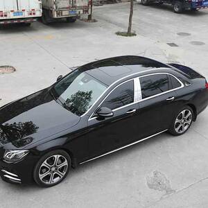 奔驰新e级车顶亮条