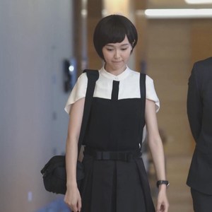 何以笙箫默唐嫣同款衣赵默笙同款黑白拼接披肩半袖衬衫百褶半身裙