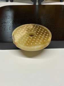 日本购成勋堂收藏古玉老玉古董汉代时期风格和田玉鼓钉纹玉璧挂v