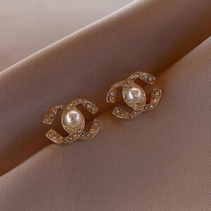 蓝诺饰品锌合金素款耳饰高级感小香风双c耳钉