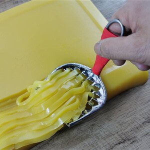 刮凉粉神器凉粉刮丝器刮刀旋子不锈钢刮刮专用工具刮子切丝商用3人