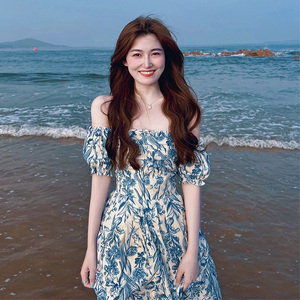 海边度假沙滩裙女旅游连衣裙辣妹海岛穿搭海南云南女装三亚旅行夏