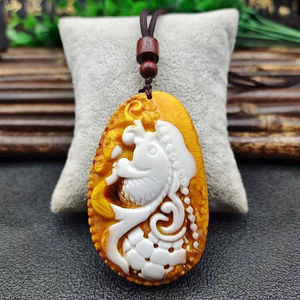 今年个性小众新款龙涎香移动香水琥珀龙牌吊坠挂件送长款绳链男女