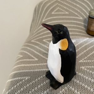 看我小企鹅给你好看!小木雕创意摆件送朋友同学生日礼物摆件