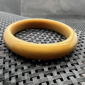 新疆泥石玉手镯