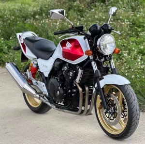 进口本田cb400街车小黄蜂250cc四缸跑车趴赛大排量复古重机摩托车
