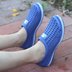 意尔康洞洞鞋男夏季新款塑料懒人凉鞋男休闲防水塑胶镂空网面包头