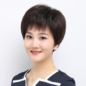 中短碎发女