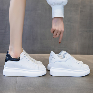 myqueen厚底小白鞋女2022新款鞋子百搭松糕运动鞋爆款内增高女