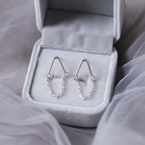 周大生925纯银v型耳钉女简约气质个性百搭耳环小巧网红时尚耳坠饰