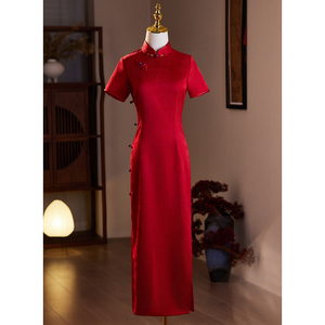 红色旗袍敬酒服新娘2024新款女夏季高级感订婚礼服裙年轻修身长款