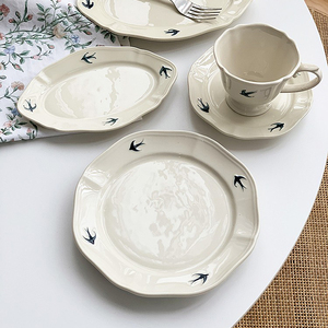 安木良品 日本单设计款ins燕子浮雕手绘陶瓷甜品点心碟子餐菜盘