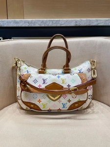 青鉴严选二手lv白三彩饺子包以直播间成色为准41公价无